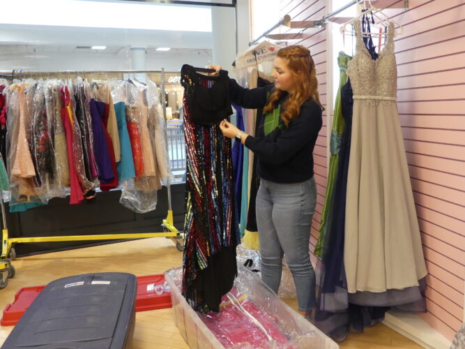 Program makes prom affordable News, Sports, Jobs Altoona Mirror